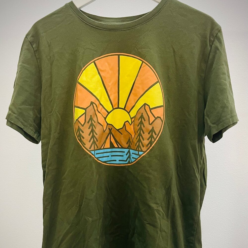 Sunset/sunrise mountain woodland scene tee-shirt (LARGE)
